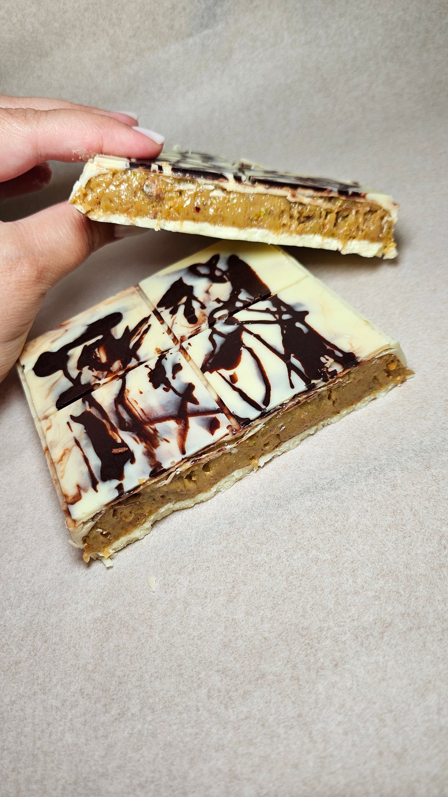 CHOCOLATE DUBAI (tablete +/- 400gr)